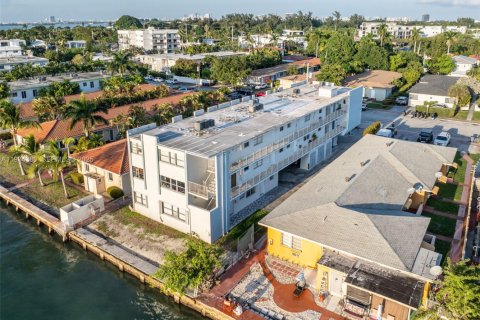 Propiedad comercial en venta en Miami Beach, Florida № 1992557 - foto 14