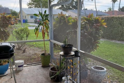 Condo in Margate, Florida, 1 bedroom  № 976652 - photo 1
