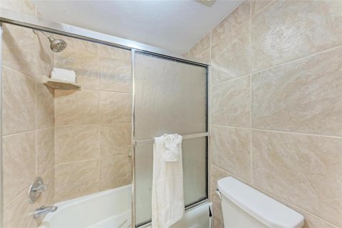 Купить кондоминиум в Сарасота, Флорида 6 комнат, 119.57м2, № 1907774 - фото 25