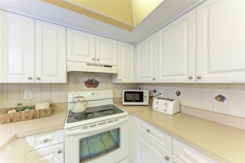Купить кондоминиум в Сарасота, Флорида 6 комнат, 119.57м2, № 1907774 - фото 14
