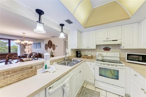 Купить кондоминиум в Сарасота, Флорида 6 комнат, 119.57м2, № 1907774 - фото 13