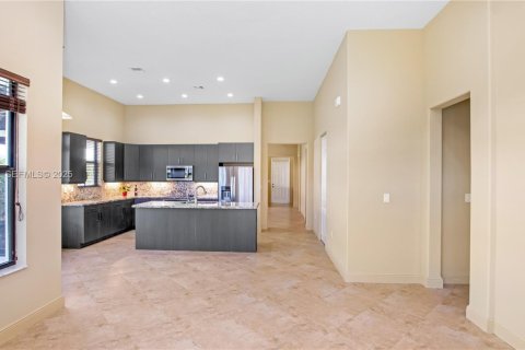 Снять в аренду виллу или дом в Купер-Сити, Флорида 4 спальни, 215.53м2, № 1989388 - фото 12