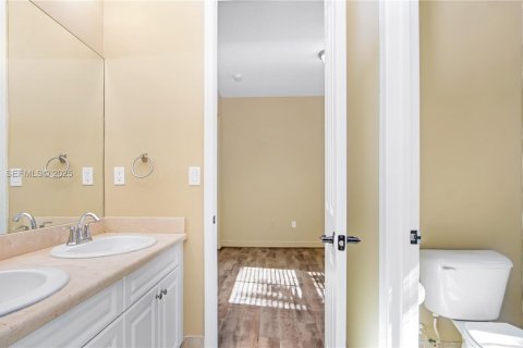 Снять в аренду виллу или дом в Купер-Сити, Флорида 4 спальни, 215.53м2, № 1989388 - фото 18