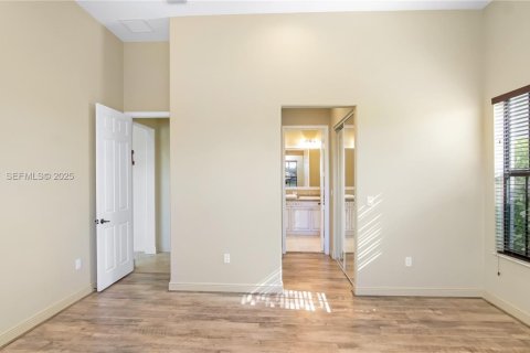 Снять в аренду виллу или дом в Купер-Сити, Флорида 4 спальни, 215.53м2, № 1989388 - фото 14