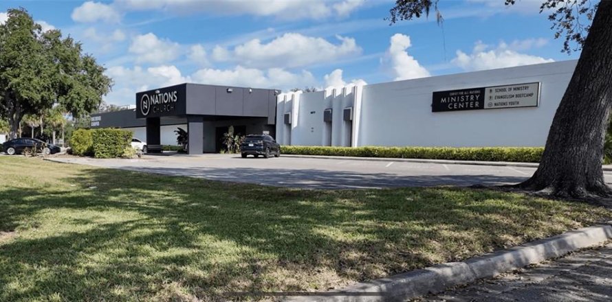 Immobilier commercial à Orlando, Floride 3563.36 m2 № 2202817