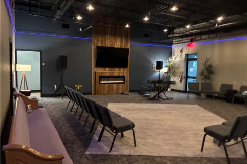 Immobilier commercial à vendre à Orlando, Floride: 3563.36 m2 № 2202817 - photo 10