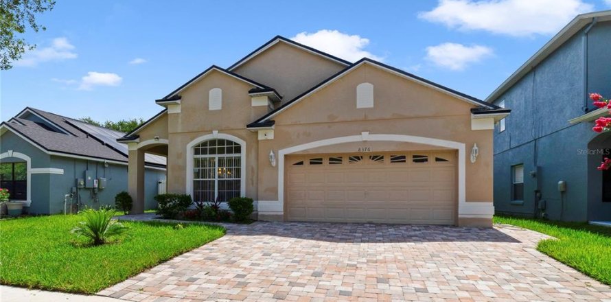 House in Orlando, Florida 4 bedrooms, 179.12 sq.m. № 2224512