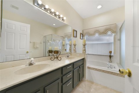 House in Orlando, Florida 4 bedrooms, 179.12 sq.m. № 2224512 - photo 20
