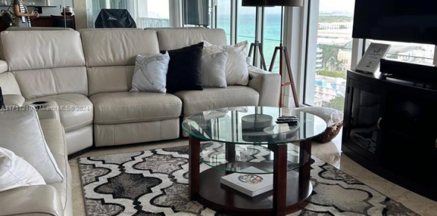 Condo à Miami Beach, Floride, 2 chambres  № 2154637