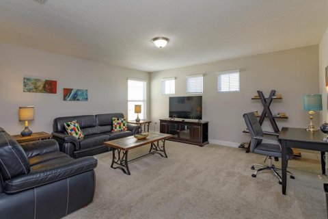 House in Davenport, Florida 5 bedrooms, 263.47 sq.m. № 1413144 - photo 19