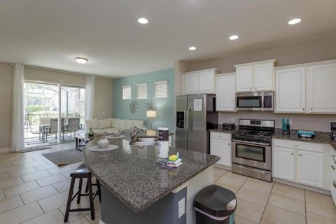 House in Davenport, Florida 5 bedrooms, 263.47 sq.m. № 1413144 - photo 26