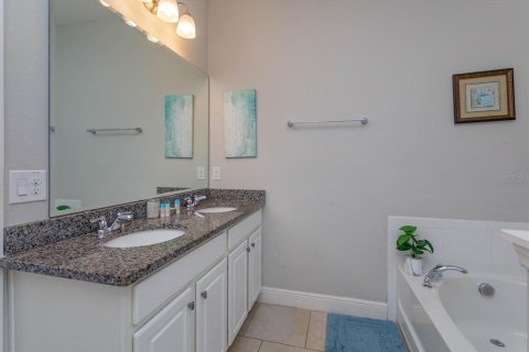 House in Davenport, Florida 5 bedrooms, 263.47 sq.m. № 1413144 - photo 21
