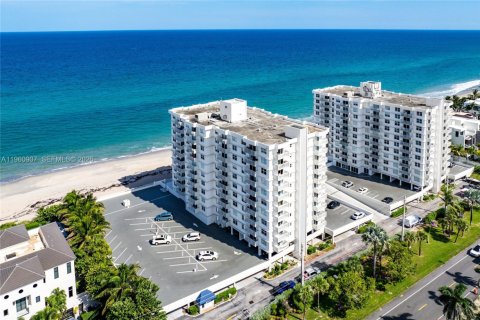 Condo in Highland Beach, Florida, 2 bedrooms  № 2053061 - photo 30
