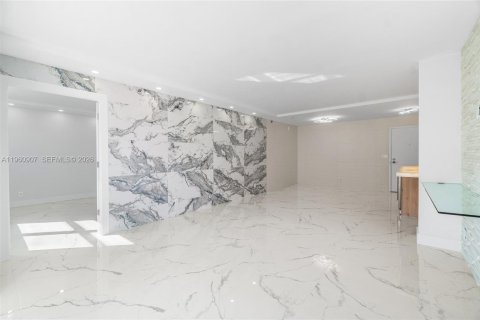 Condo in Highland Beach, Florida, 2 bedrooms  № 2053061 - photo 8