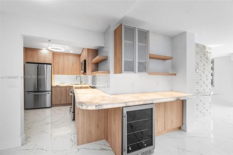 Condo in Highland Beach, Florida, 2 bedrooms  № 2053061 - photo 4