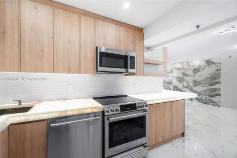 Condo in Highland Beach, Florida, 2 bedrooms  № 2053061 - photo 7