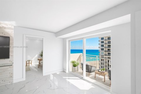 Condo in Highland Beach, Florida, 2 bedrooms  № 2053061 - photo 25