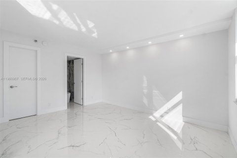 Condo in Highland Beach, Florida, 2 bedrooms  № 2053061 - photo 21