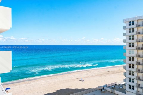 Condo in Highland Beach, Florida, 2 bedrooms  № 2053061 - photo 29