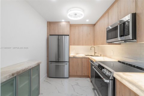 Condo in Highland Beach, Florida, 2 bedrooms  № 2053061 - photo 5