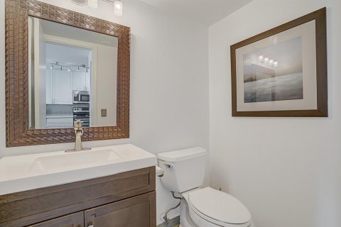 Condo in Pompano Beach, Florida, 1 bedroom  № 2082619 - photo 8