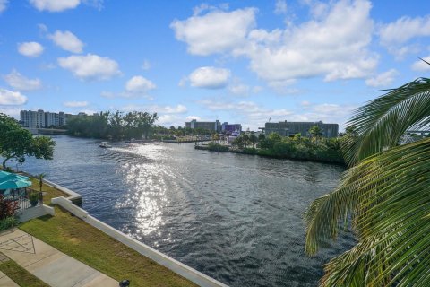 Condo in Pompano Beach, Florida, 1 bedroom  № 2082619 - photo 27