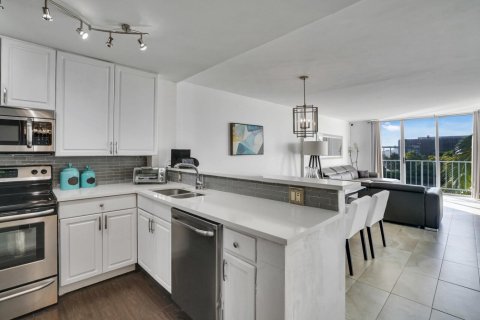 Condo in Pompano Beach, Florida, 1 bedroom  № 2082619 - photo 5