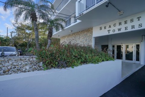 Condo in Pompano Beach, Florida, 1 bedroom  № 2082619 - photo 2