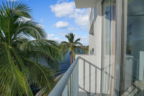 Condo in Pompano Beach, Florida, 1 bedroom  № 2082619 - photo 29