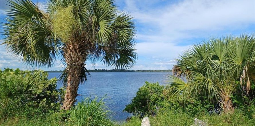 Terreno en Port Charlotte, Florida № 1449397