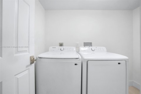 Townhouse in Boca Raton, Florida 3 bedrooms, 169.36 sq.m. № 1809119 - photo 19