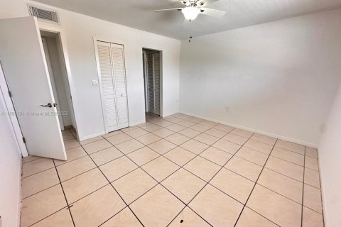 Copropriété à louer à Hialeah, Floride: 2 chambres, 82.5 m2 № 1932349 - photo 9