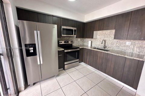 Copropriété à louer à Hialeah, Floride: 2 chambres, 82.5 m2 № 1932349 - photo 5