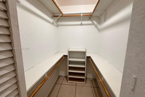 Copropriété à louer à Hialeah, Floride: 2 chambres, 82.5 m2 № 1932349 - photo 15