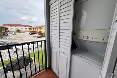 Copropriété à louer à Hialeah, Floride: 2 chambres, 82.5 m2 № 1932349 - photo 8