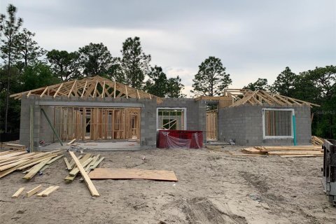 House in Citrus Springs, Florida 4 bedrooms, 215.53 sq.m. № 1678258 - photo 1