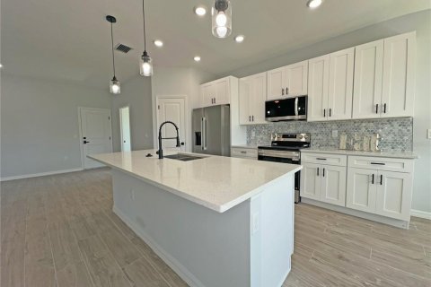 Villa ou maison à vendre à Port Charlotte, Floride: 2 chambres, 162.02 m2 № 2419796 - photo 7
