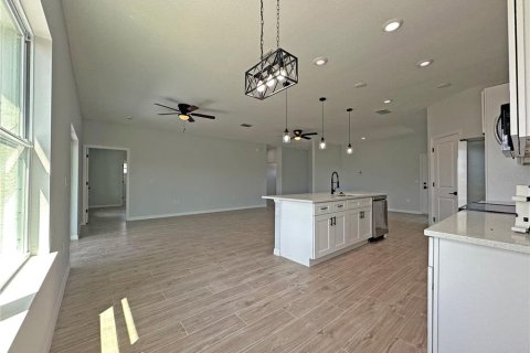 Villa ou maison à vendre à Port Charlotte, Floride: 2 chambres, 162.02 m2 № 2419796 - photo 5