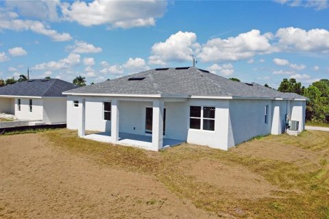Villa ou maison à vendre à Port Charlotte, Floride: 2 chambres, 162.02 m2 № 2419796 - photo 12