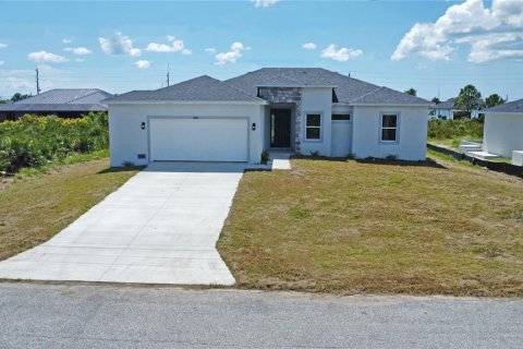 Villa ou maison à vendre à Port Charlotte, Floride: 2 chambres, 162.02 m2 № 2419796 - photo 2