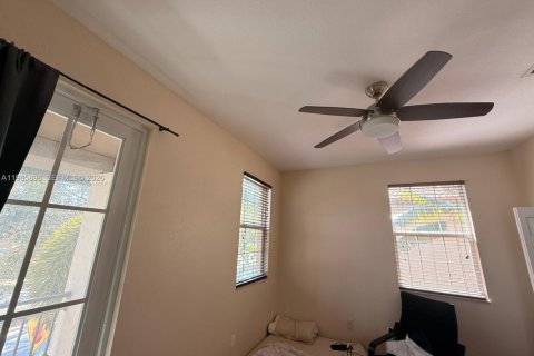 Adosado en venta en Pembroke Pines, Florida, 3 dormitorios, 159.05 m2 № 2029096 - foto 10