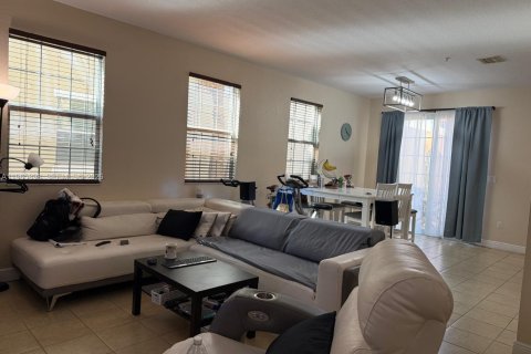 Adosado en venta en Pembroke Pines, Florida, 3 dormitorios, 159.05 m2 № 2029096 - foto 7