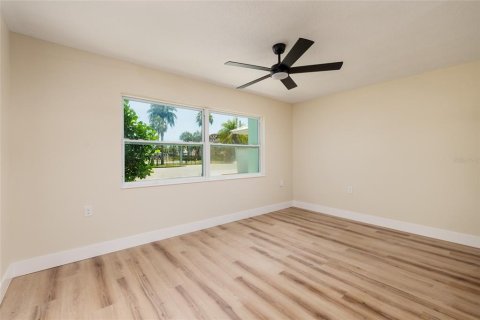 Condominio en venta en Redington Beach, Florida, 1 dormitorio, 52.49 m2 № 2118892 - foto 13