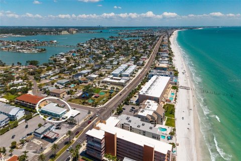 Condominio en Redington Beach, Florida, 1 dormitorio  № 2118892