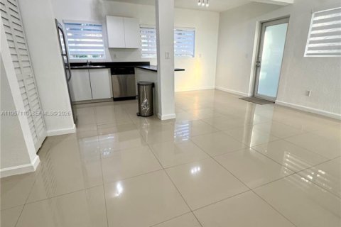 Снять в аренду квартиру в Майами-Бич, Флорида 2 спальни, 1357.67м2, № 2023722 - фото 9