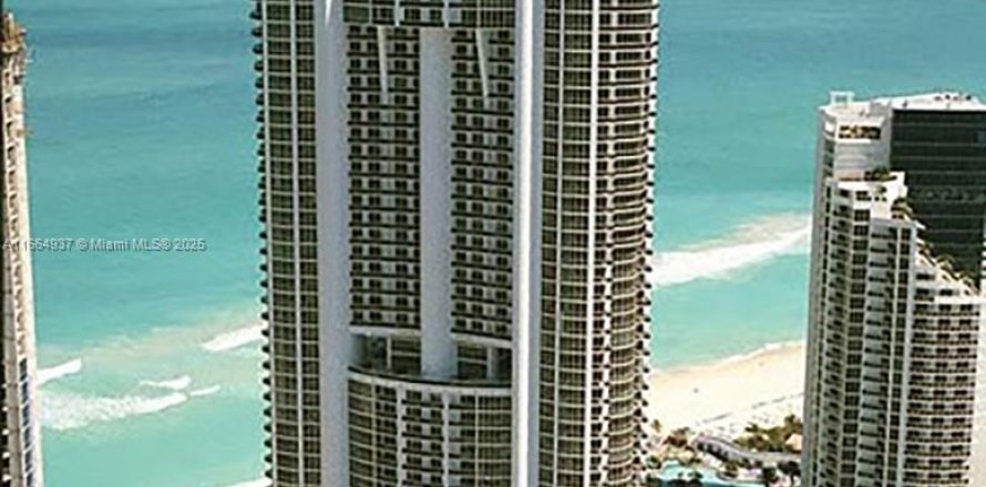 Condo à Sunny Isles Beach, Floride, 2 chambres № 1695215