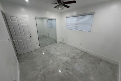 Villa ou maison à louer à Miami Gardens, Floride: 3 chambres, 117.8 m2 № 1969707 - photo 11