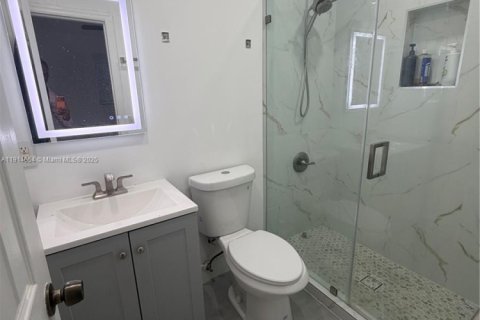 Villa ou maison à louer à Miami Gardens, Floride: 3 chambres, 117.8 m2 № 1969707 - photo 13