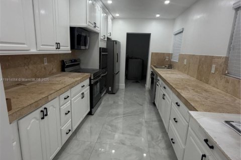 Villa ou maison à louer à Miami Gardens, Floride: 3 chambres, 117.8 m2 № 1969707 - photo 5