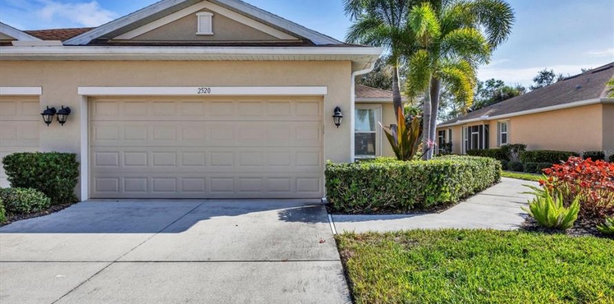 House in Venice, Florida 2 bedrooms, 144.74 sq.m. № 2091917